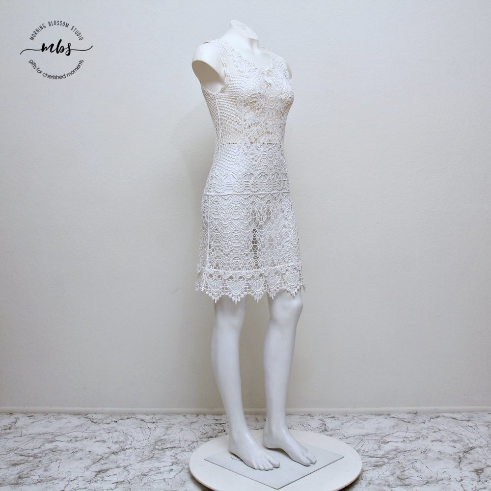 Karen Kane Crochet Sleeveless Round‎ Neck Midi Dress